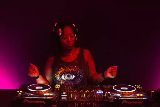 DJ-sessie door Sky Deep