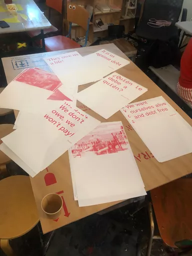 Printing slogans as part of the “Undoi